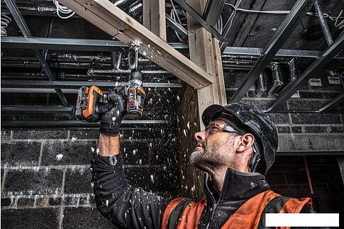 Дрель-шуруповерт AEG Powertools BS 18SBL-202C 4935472277 (с 2-мя АКБ, кейс)