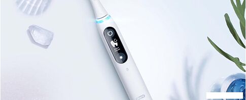 Электрическая зубная щетка Oral-B iO 7 (черный)