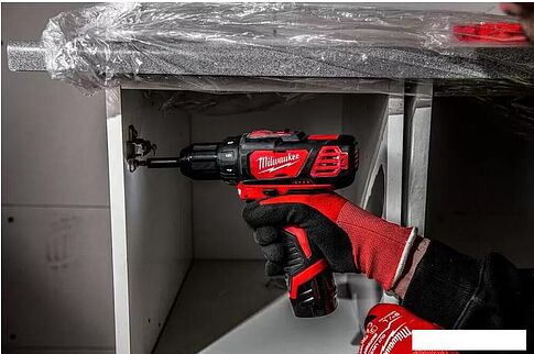 Дрель-шуруповерт Milwaukee M12 BDD-201C 4933479439 (с 1-м АКБ, кейс)