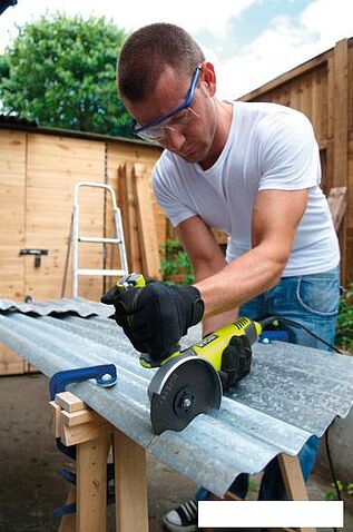 Угловая шлифмашина Ryobi EAG2000G