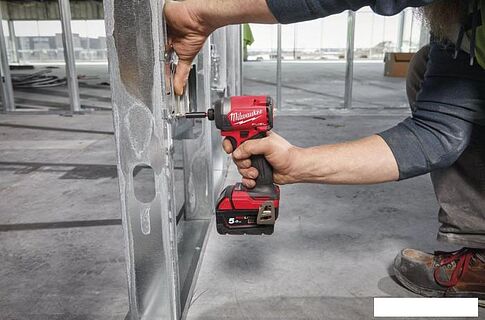 Винтоверт Milwaukee M18 FUEL M18FID3-502X 4933479865 (с 2-мя АКБ, кейс)