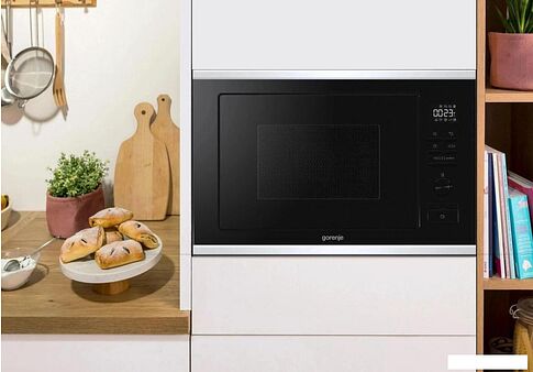 Микроволновая печь Gorenje BMX251M2BG