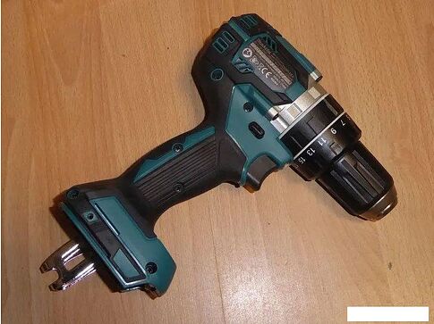 Ударная дрель-шуруповерт Makita DHP484RTJ (с 2-мя АКБ, кейс)