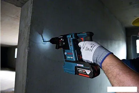 Перфоратор Bosch GBH 18V-26 F Professional 0611910003 (с 2-мя АКБ, кейс)