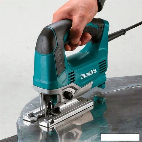Электролобзик Makita JV0600K