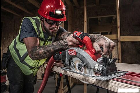 Дисковая (циркулярная) пила Milwaukee M18FCS66GR3-0 4933493491 (без АКБ)