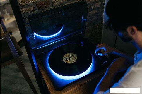 Виниловый проигрыватель Lenco LS-50LED BK