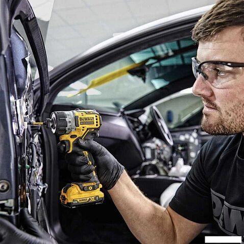 Винтоверт DeWalt DCF601N (без АКБ)