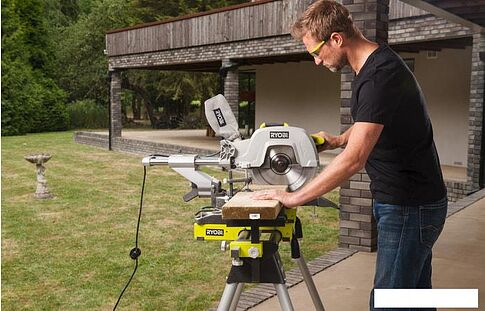 Торцовочная пила Ryobi EMS305RG