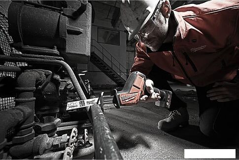 Сабельная пила Milwaukee M12 CHZ-602X Fuel 4933451511 (с 2-мя АКБ, кейс)