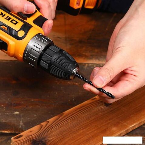 Дрель-шуруповерт Deko DKCD20FU-Li 063-4149 (с 1-им АКБ)