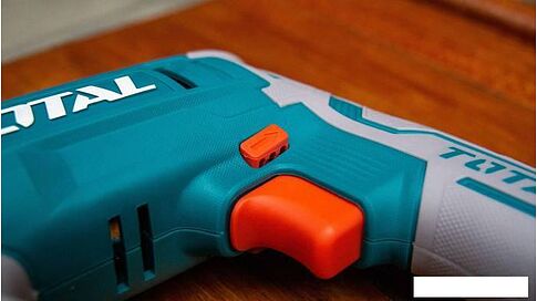 Перфоратор Total TRHLI1601