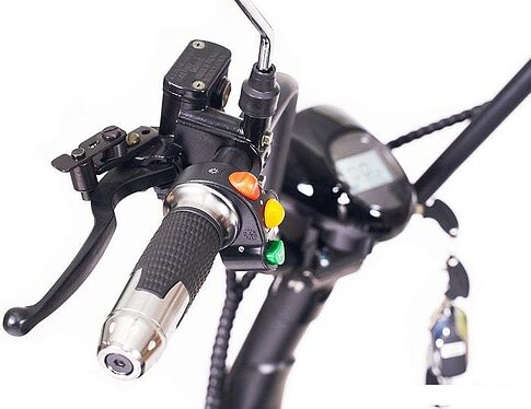 Электроскутер Yakama АР-Н0006B (черный)