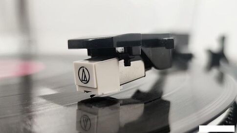 Виниловый проигрыватель Music Public Kingdom TT21AT