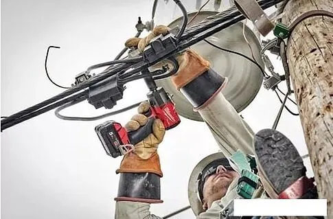 Гайковерт Milwaukee M18 FMTIW2P12-0X 4933478453 (с 2-мя АКБ, кейс)