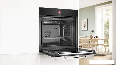 Электрический духовой шкаф Bosch Serie 8 HBG7341B2
