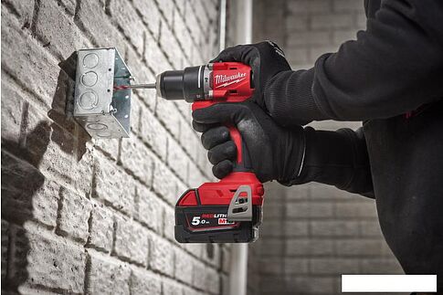 Ударная дрель-шуруповерт Milwaukee M18 BLPDRC-402C 4933492824 (с 2-мя АКБ 4 Ач, кейс)