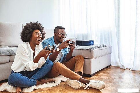 Проектор Optoma UHZ55