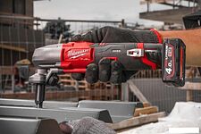 Высечные электрические ножницы Milwaukee M12 FNB16-402X 4933479619 (с 2-мя АКБ, кейс)