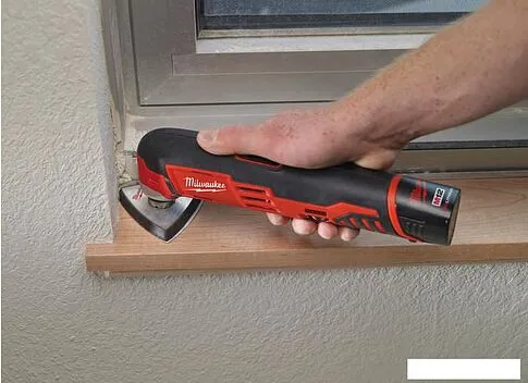 Мультифункциональная шлифмашина Milwaukee C12 MT-0 [4933427180]