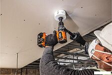 Ударная дрель-шуруповерт AEG Powertools BSB 18BL2-0 4935481042 (без АКБ) Ударная дрель-шуруповерт AEG Powertools BSB 18BL2-0 4935481042 (без АКБ)