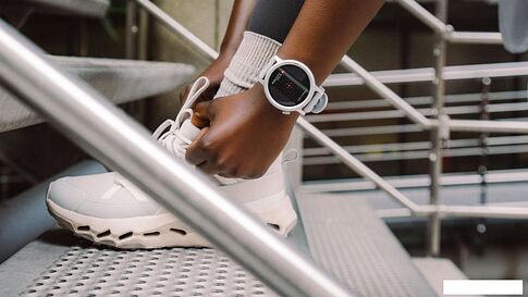 Умные часы CMF Watch 3 Pro (светло-серый, серый силиконовый ремешок)