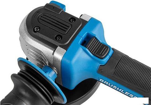 Угловая шлифмашина Bull CSG 1812-1 SR XLTpro Xcase 1333998 (с 2-мя АКБ, кейс)