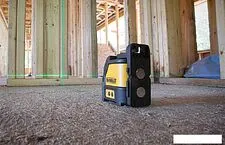 Лазерный нивелир DeWalt DW088CG