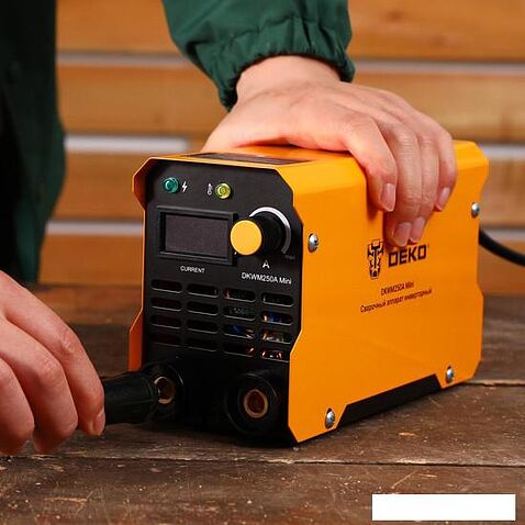 Сварочный инвертор Deko DKWM250A Mini 080-3000