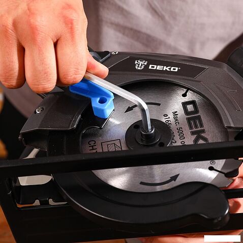 Дисковая (циркулярная) пила Deko CSDK-1500 PRO 085-1150