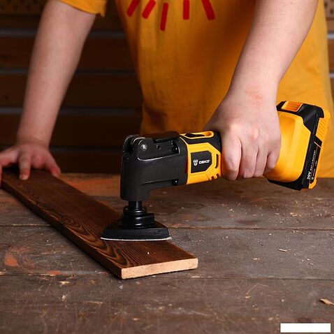 Реноватор Deko DKOT20 Multi SET 083-1202 (с 1-им АКБ, сумка)