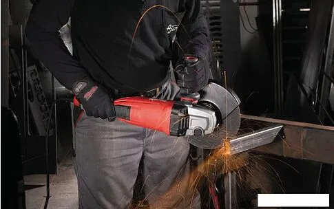 Угловая шлифмашина Milwaukee AGV 22-230 E [4933431850]