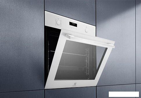 Электрический духовой шкаф Electrolux SteamBake 600 EOD6F77WV