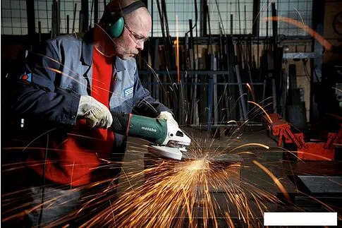 Угловая шлифмашина Metabo WE 24-230 MVT Quick 606470000