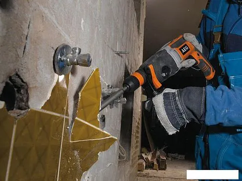 Перфоратор AEG KH 28 Super XE 4935428190