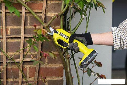 Секатор Ryobi RY18SCA-0 5133005024 (без АКБ)