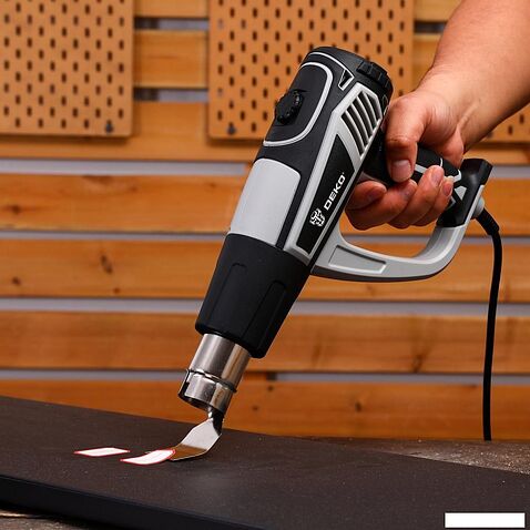 Промышленный фен Deko HG2450 085-1130 (кейс)