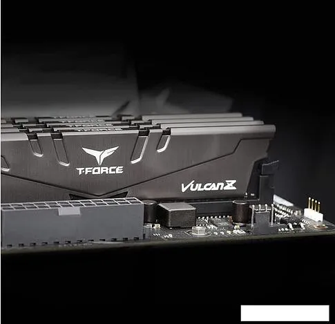 Оперативная память Team T-Force Vulcan Z 2x16ГБ DDR4 3600 МГц TLZGD432G3600HC18JDC01
