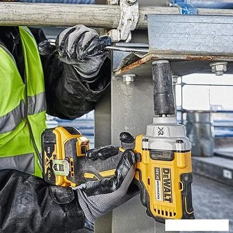 Ударный гайковерт DeWalt DCF894N (без АКБ)