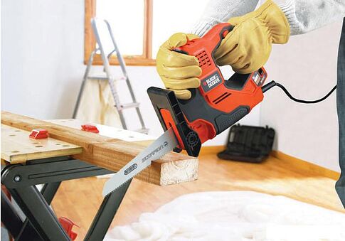 Сабельная пила Black & Decker RS890K