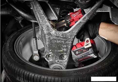 Гайковерт Milwaukee M18 FIW2F38-0X 4933478650 (без АКБ, кейс)