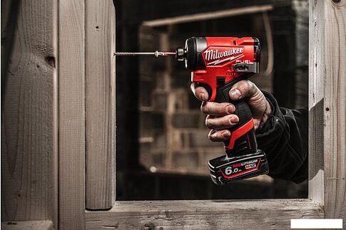 Винтоверт Milwaukee M12 FID2MC-202X Fuel 4933499462 (с 2-мя АКБ, кейс)