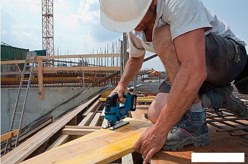 Электролобзик Bosch GST 18 V-LI B Professional 06015A6100 (без АКБ)