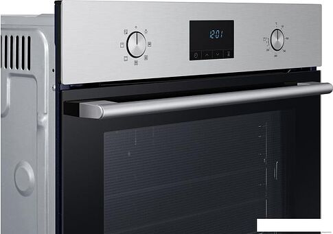 Электрический духовой шкаф Samsung NV68A1145CS