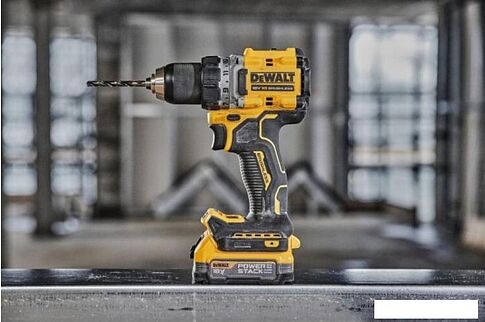 Дрель-шуруповерт DeWalt DCD800E2T (с 2-мя АКБ, кейс)