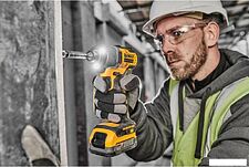 Винтоверт DeWalt DCF840NT (без АКБ, кейс)