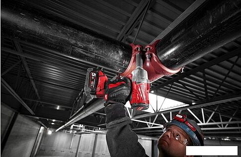 Гайковерт Milwaukee M18 ONEFHIWF12-502X 4933459727 (с 2-мя АКБ, кейс)