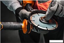 Угловая шлифмашина AEG Powertools BEWS 18-125BLPX2-502C 4935480858 (с 2-мя АКБ) Угловая шлифмашина AEG Powertools BEWS 18-125BLPX2-502C 4935480858 (с 2-мя АКБ)