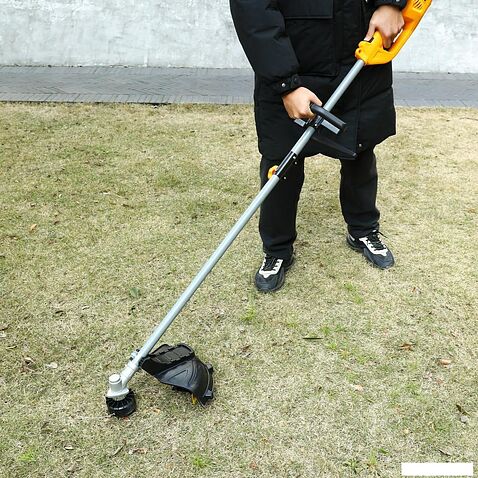 Триммер Deko DKTR1800 083-2032