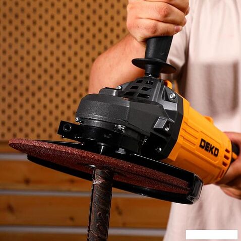 Угловая шлифмашина Deko AG2600DK 083-1031